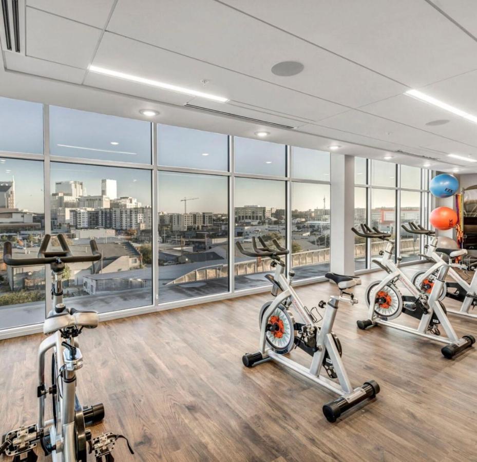 Spacious Castle W Gym Pool Free Parking I Walk To Dowtown N Broadway Nashville Exterior foto